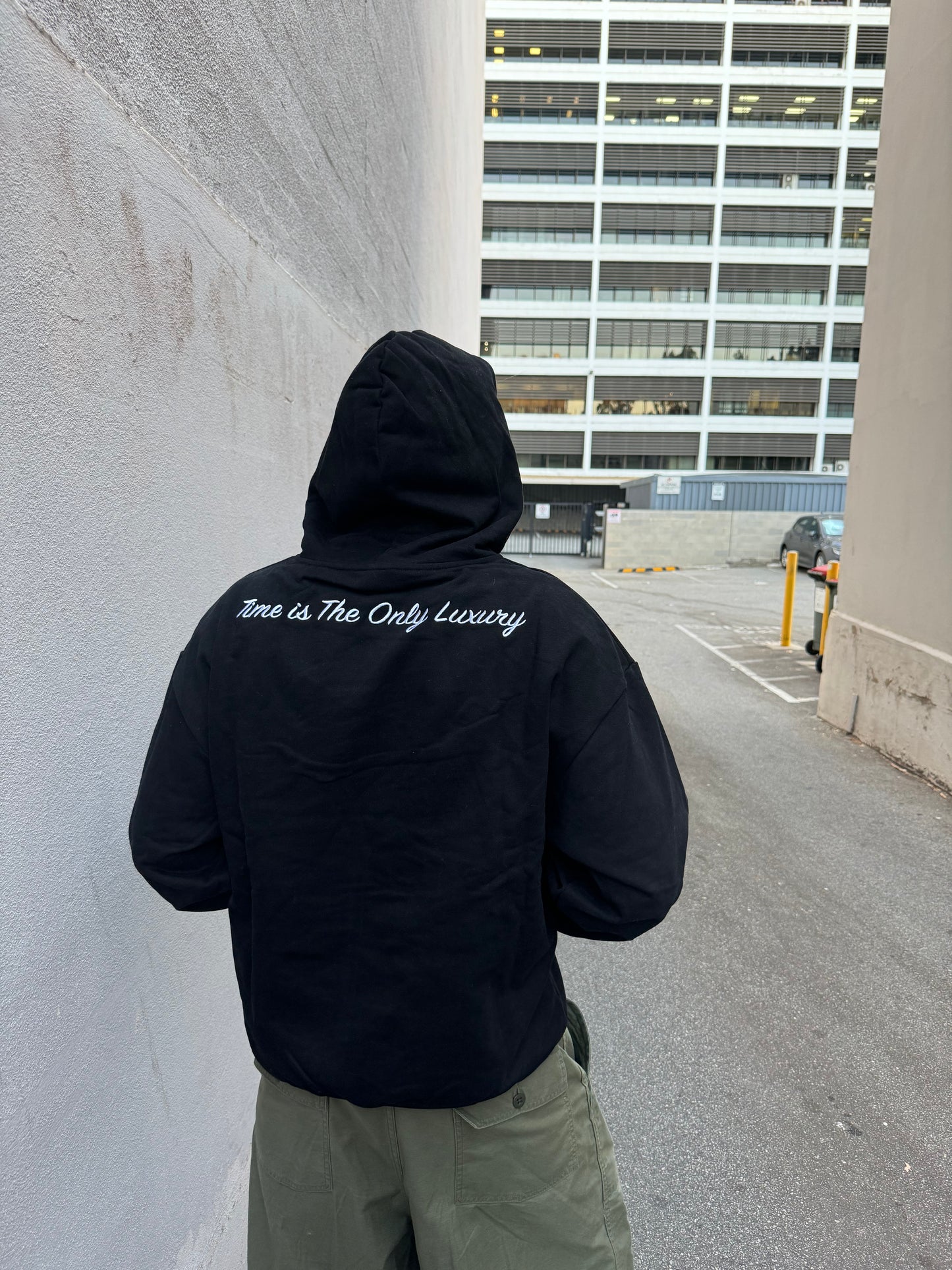 Views Hoodie Black